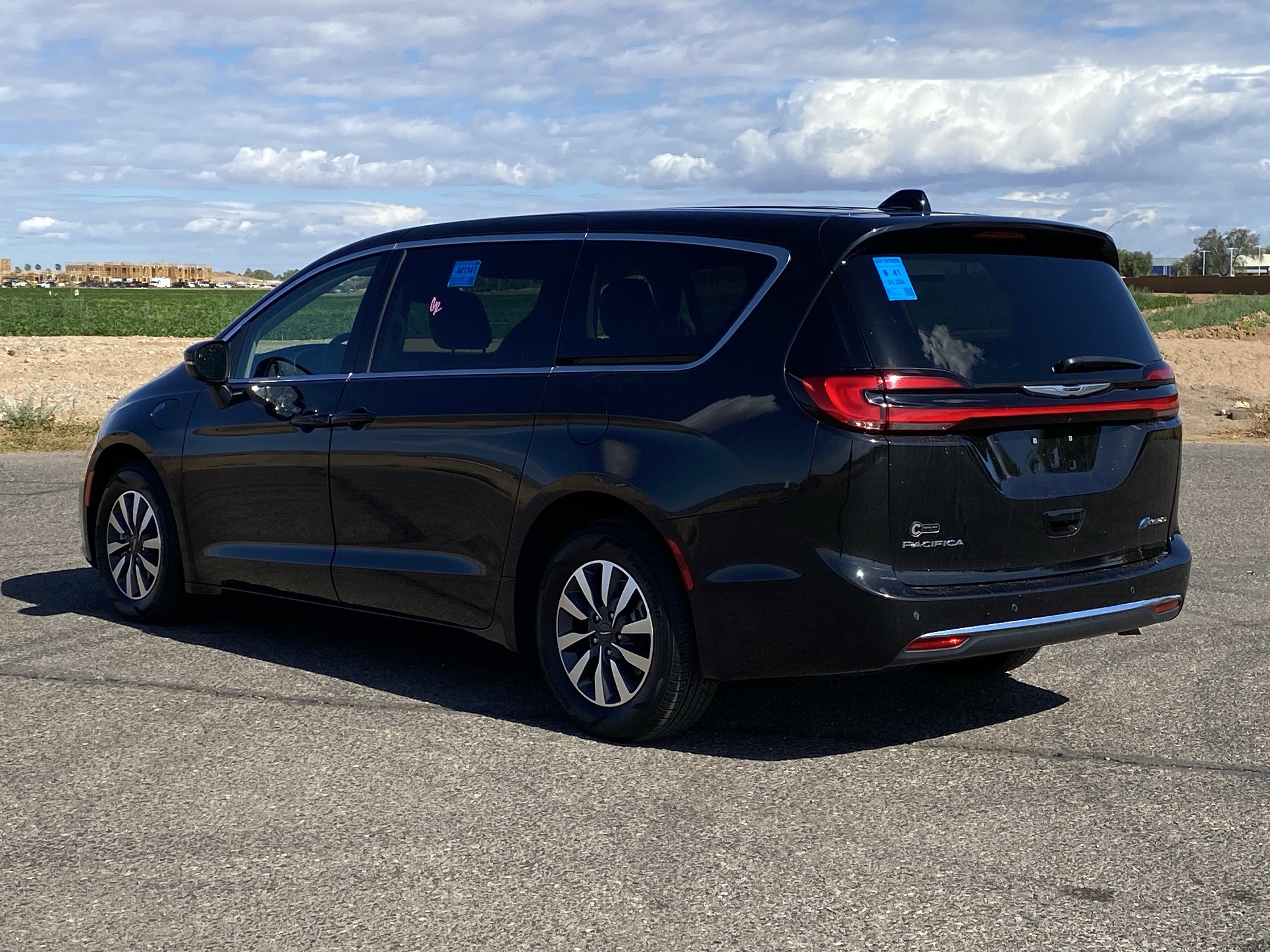 Used 2023 Chrysler Pacifica Touring-L image 5