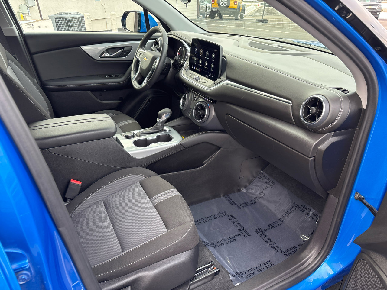 Used 2025 Chevrolet Blazer LT image 39