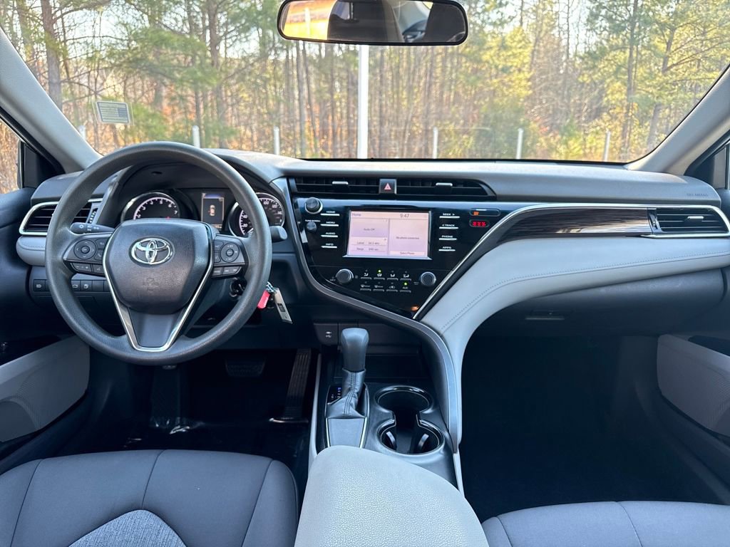 Used 2018 Toyota Camry LE image 16