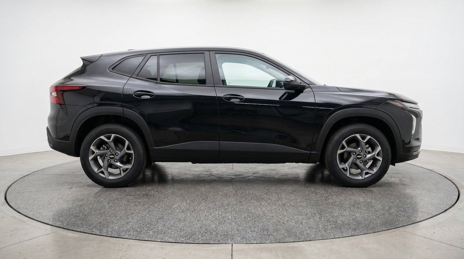 Used 2025 Chevrolet Trax LT w/ LT Convenience Package FWD image 11