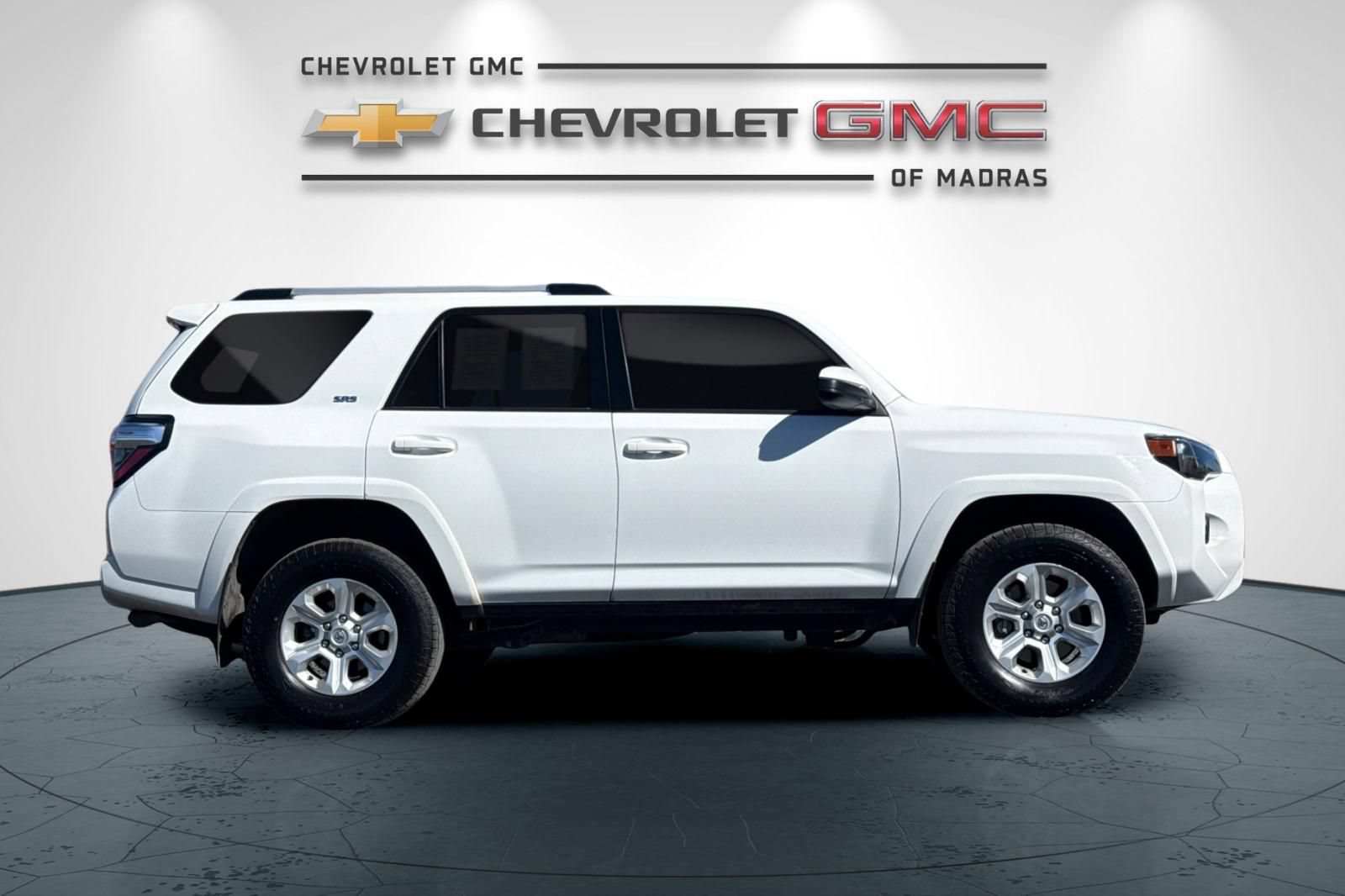 Used 2024 Toyota 4Runner SR5 AWD/4WD image 2