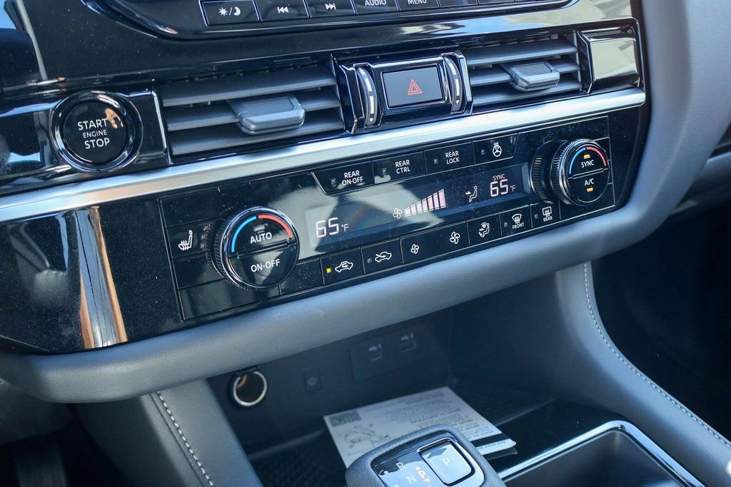 New 2025 Nissan Pathfinder SL image 12