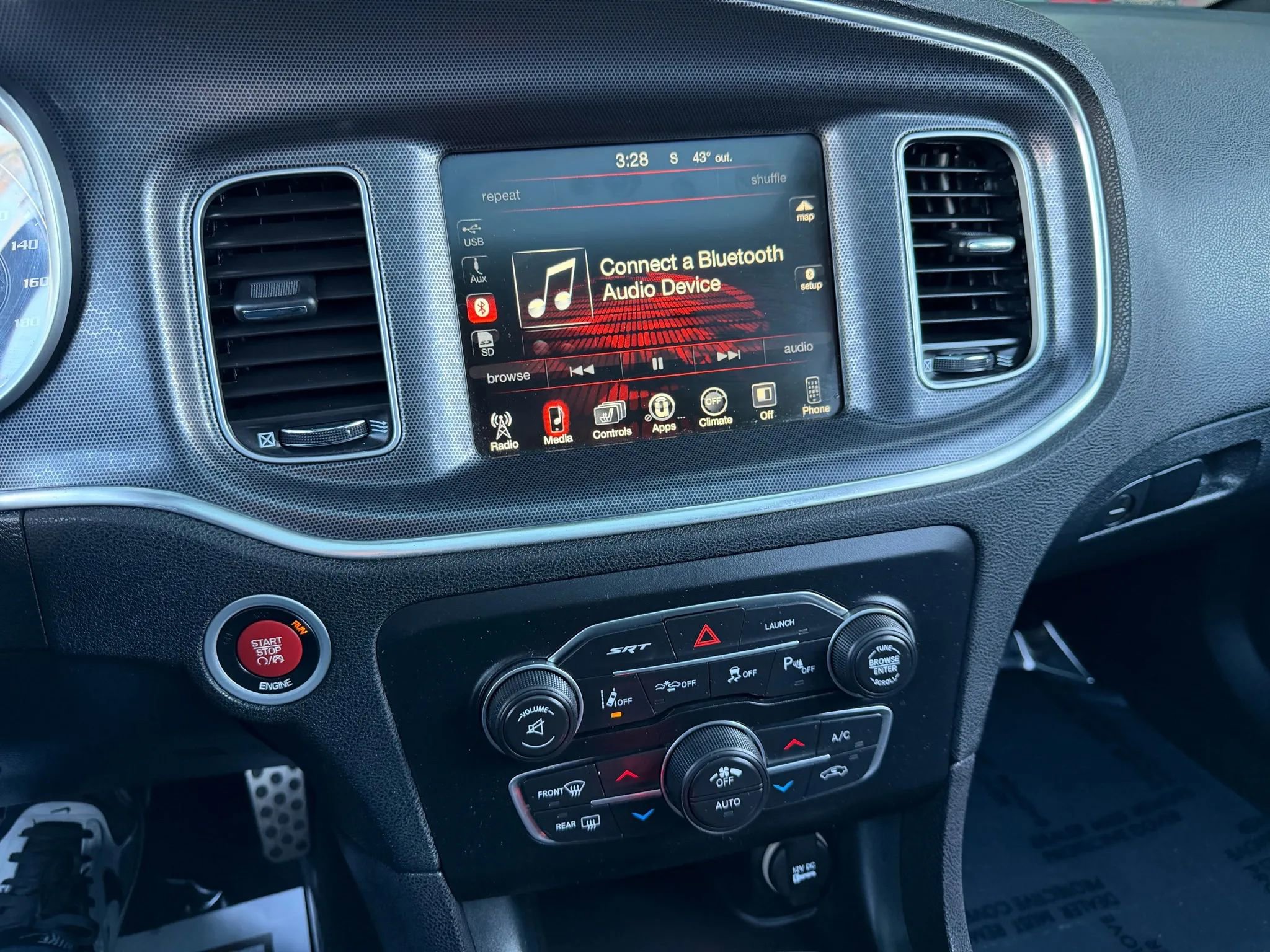 Used 2016 Dodge Charger SRT w/ Technology Group image 40