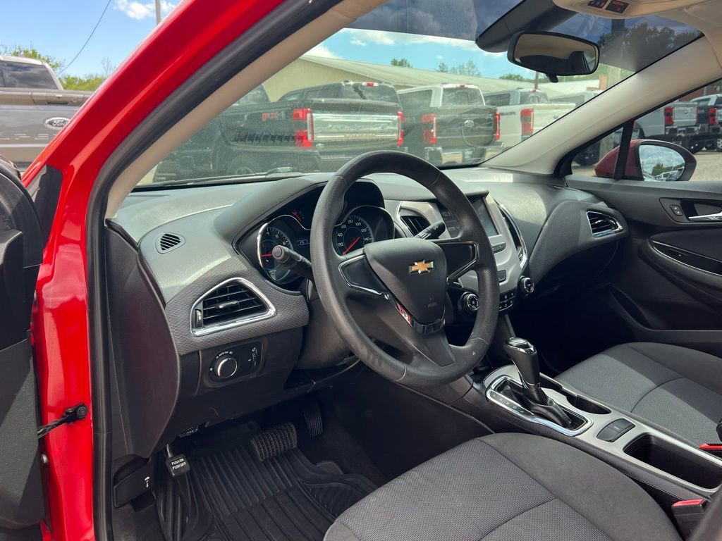Used 2017 Chevrolet Cruze LS FWD image 12