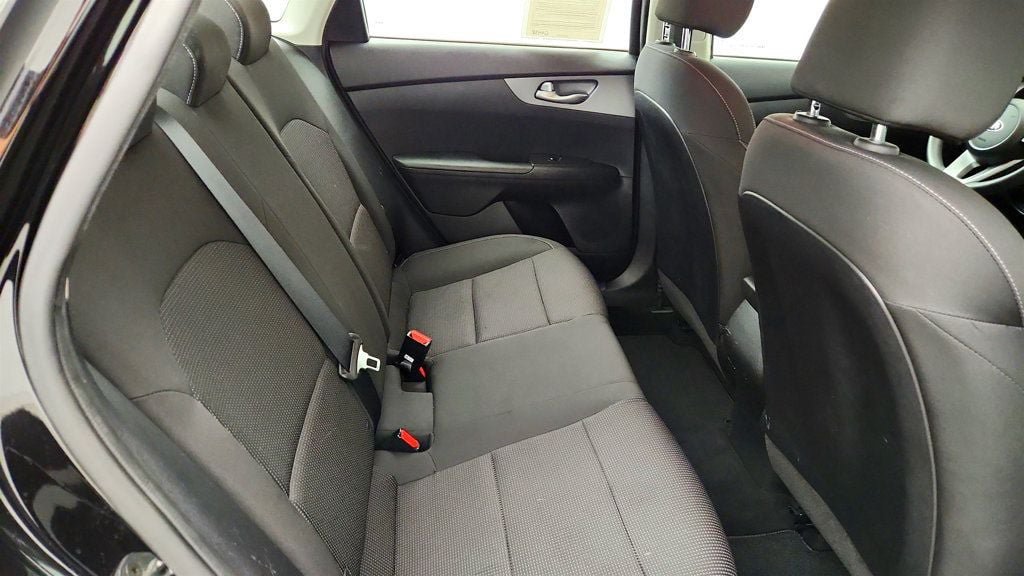 Used 2019 Kia Forte LXS FWD image 22