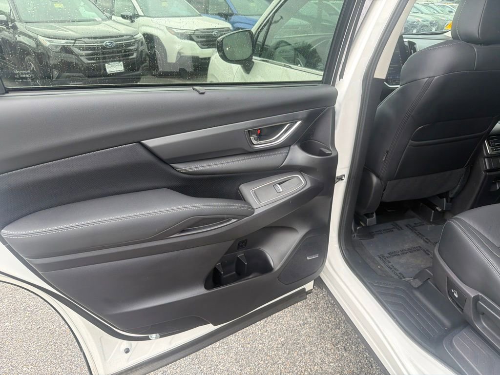 Used 2025 Subaru Ascent Limited AWD/4WD image 8