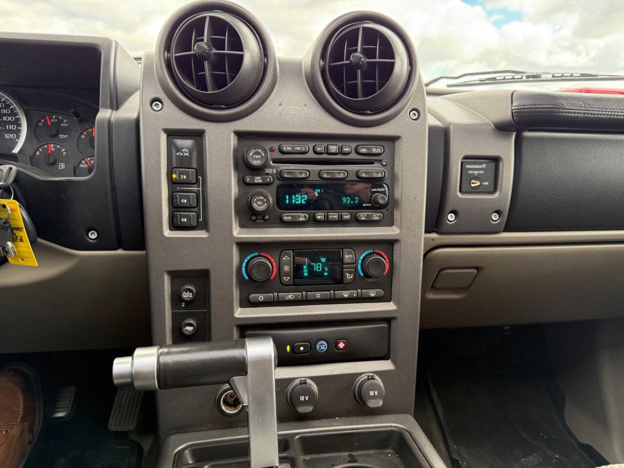 Used 2004 HUMMER H2 image 20