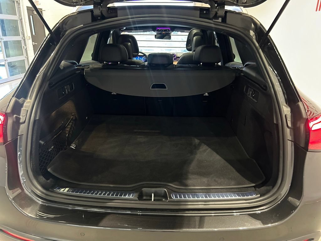 Used 2025 Mercedes-Benz GLC 300 4MATIC image 25