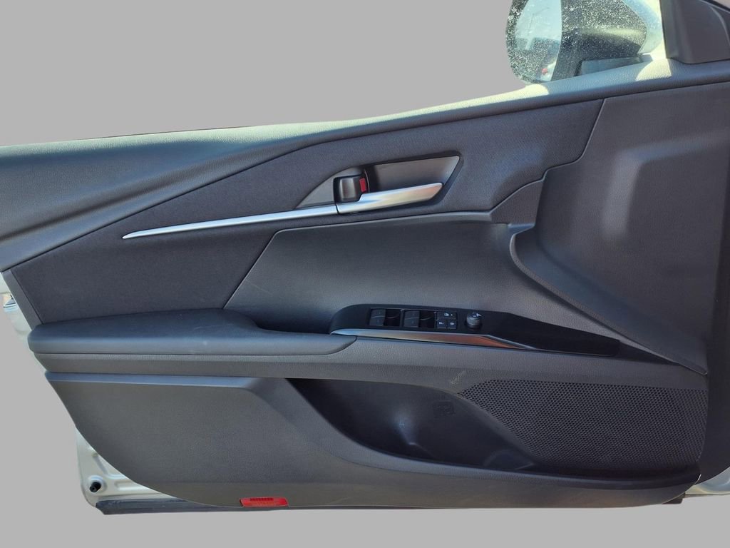 Used 2025 Toyota Camry LE image 16