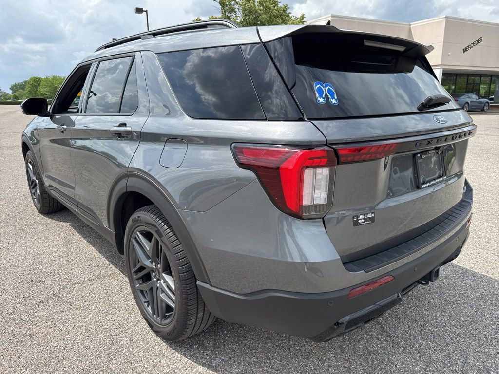 Used 2025 Ford Explorer ST-Line w/ Premium Package AWD/4WD image 10