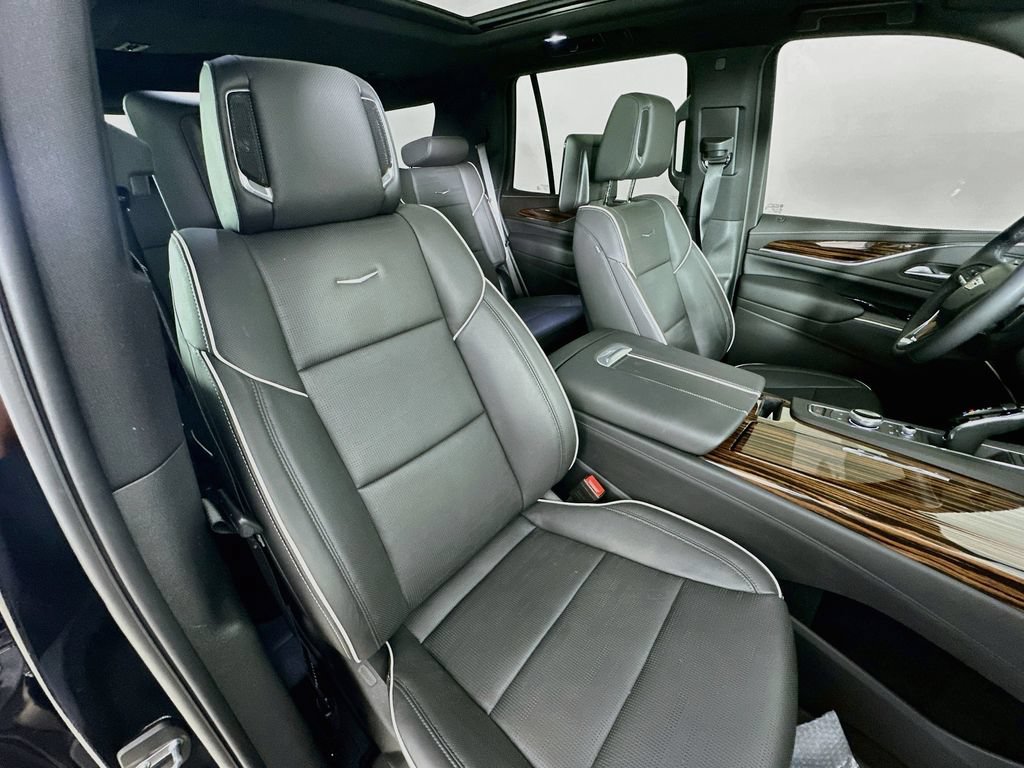 Certified 2024 Cadillac Escalade Premium Luxury w/ Performance Package AWD/4WD image 37