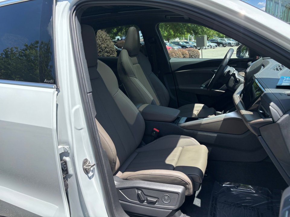 Used 2025 Audi Q5 Premium Plus w/ Premium Plus AWD/4WD image 29