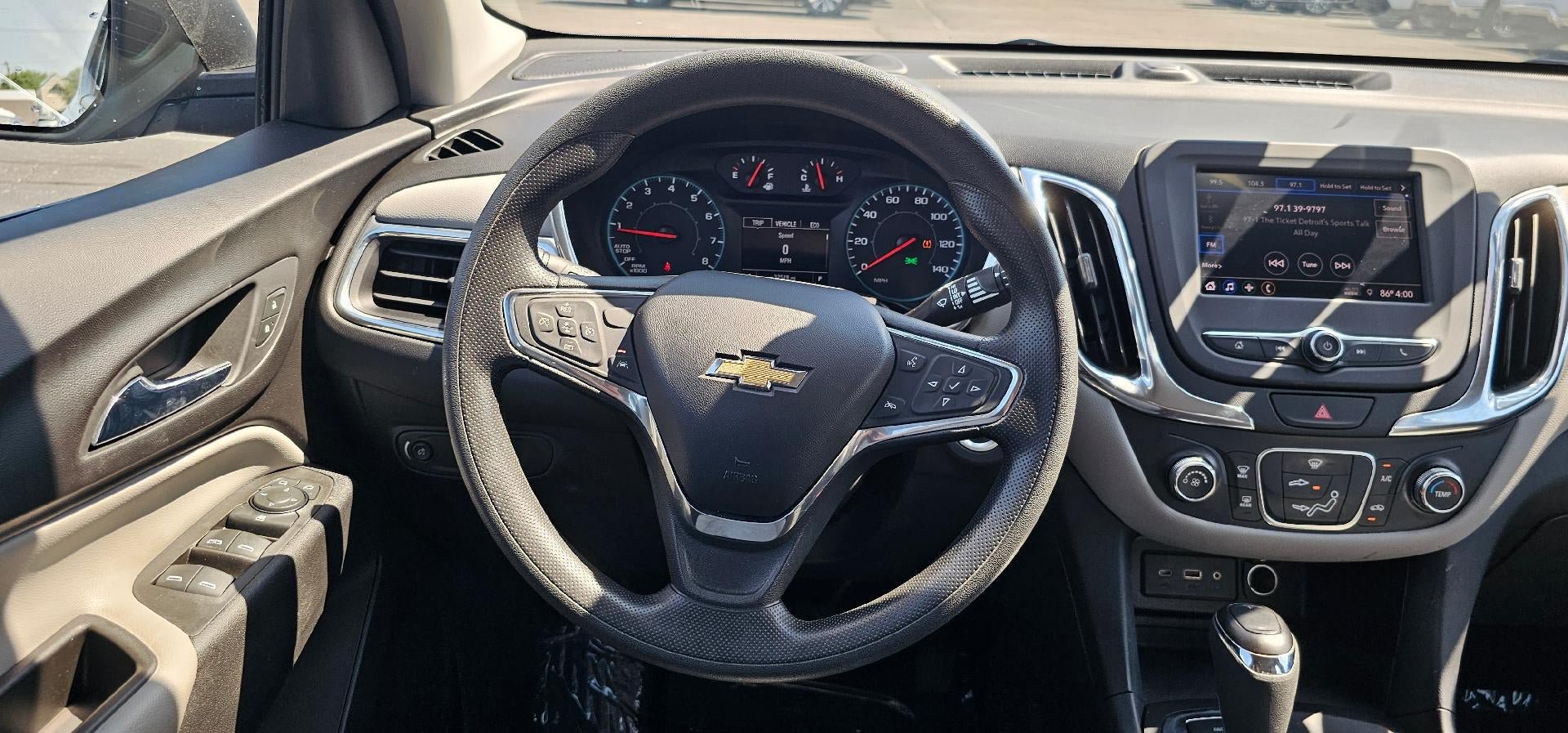Used 2020 Chevrolet Equinox LS AWD/4WD image 13