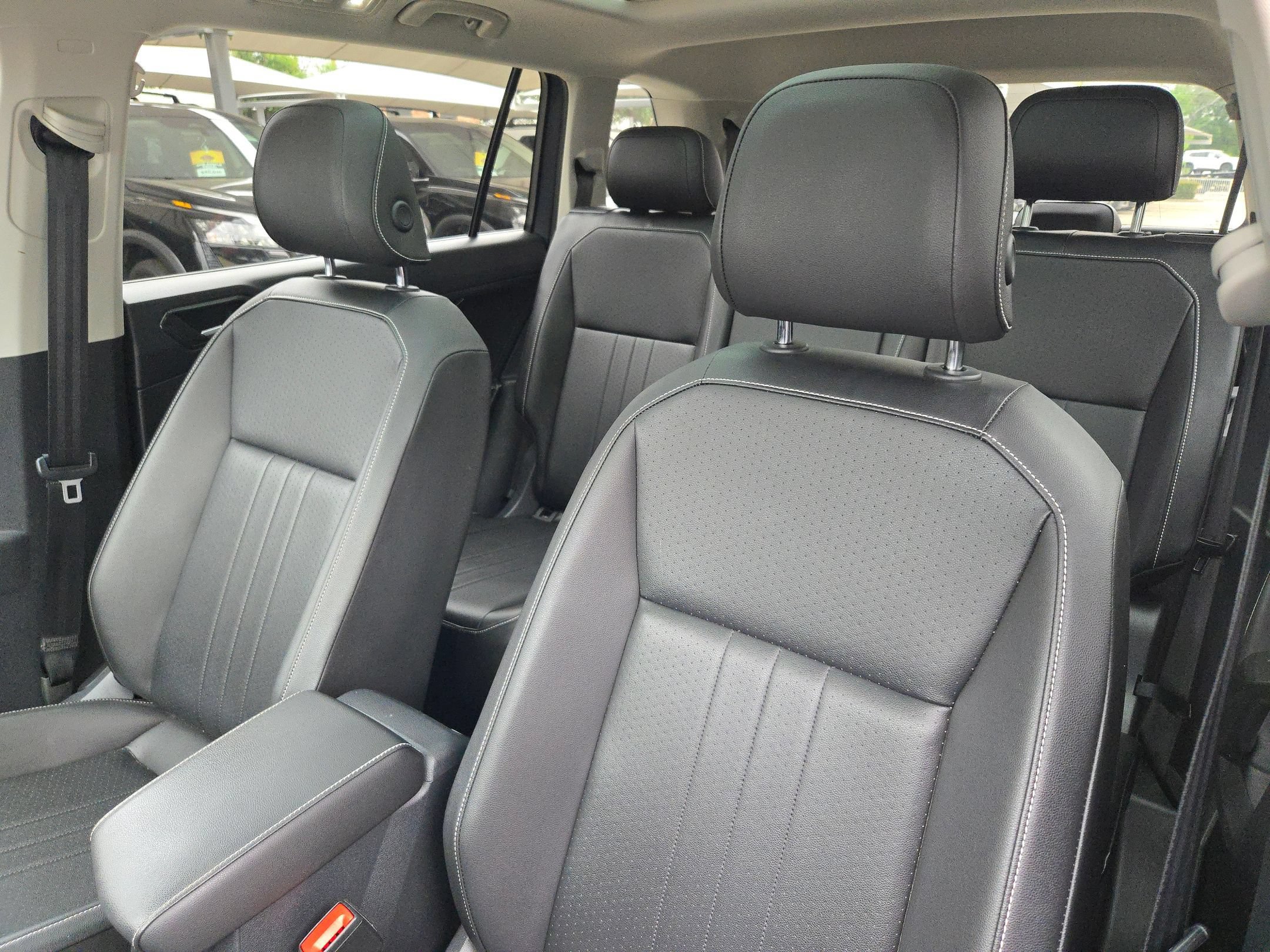 Used 2022 Volkswagen Tiguan SE FWD image 9