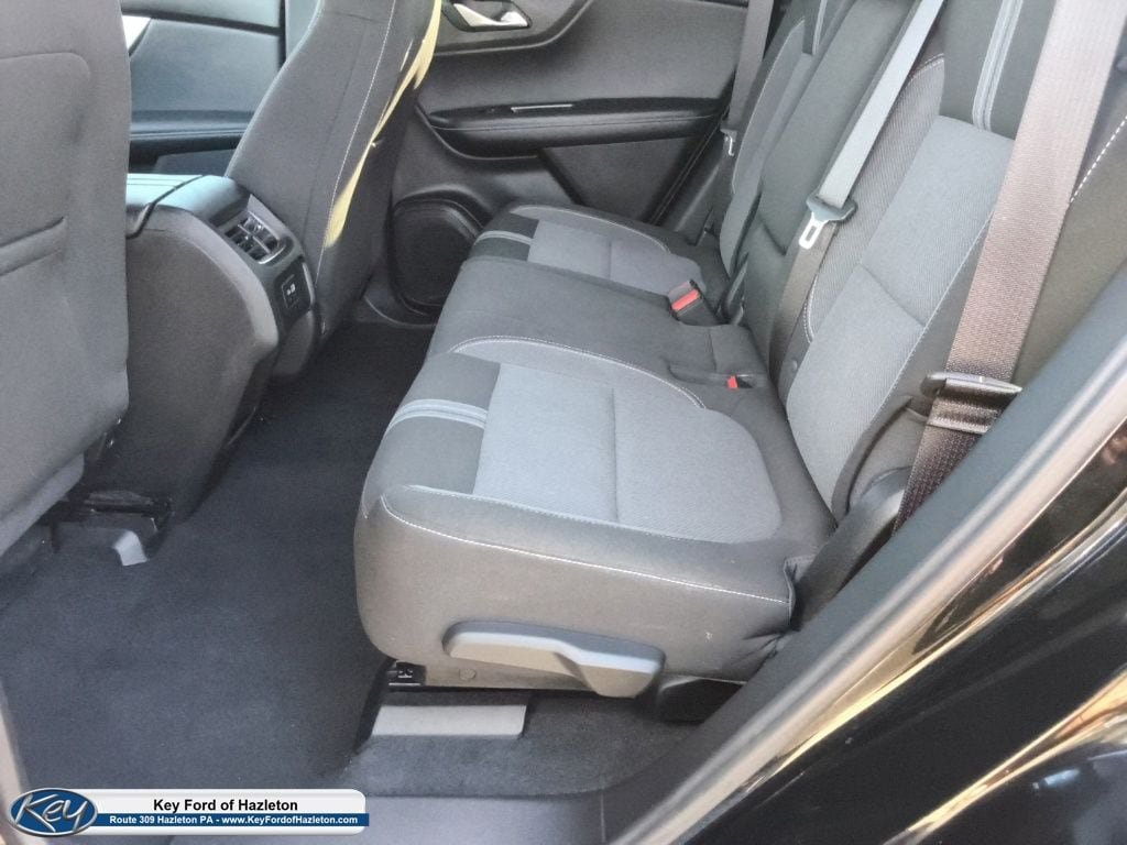 Used 2025 Chevrolet Blazer LT FWD image 17