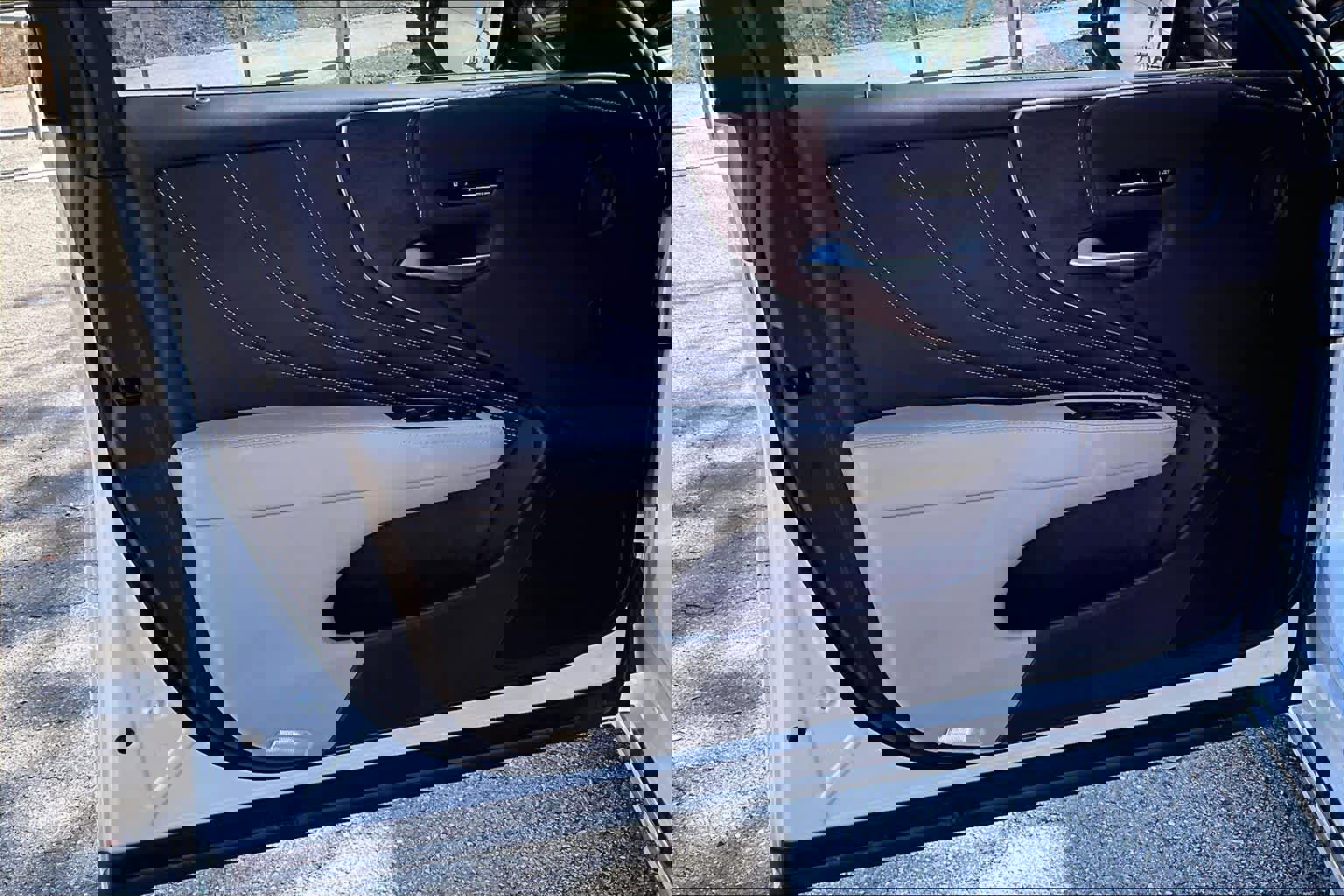 Used 2020 Lexus LS 500 w/ Accessory Package (Z2) image 26