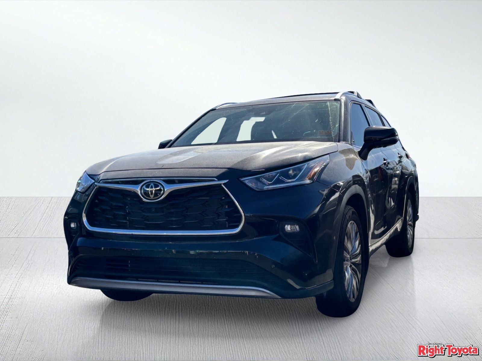Certified 2025 Toyota Highlander Platinum AWD/4WD image 2