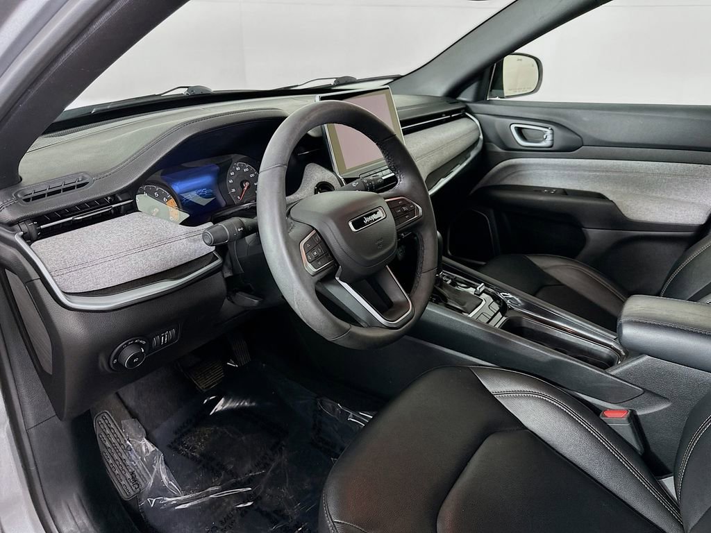Certified 2024 Jeep Compass Latitude image 16