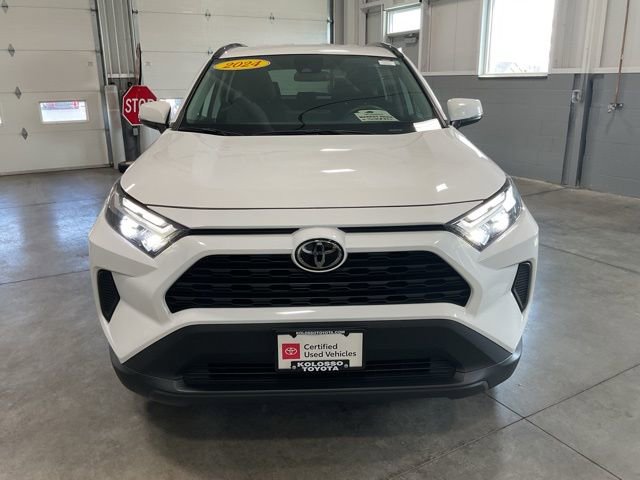 Used 2024 Toyota RAV4 XLE AWD/4WD image 2