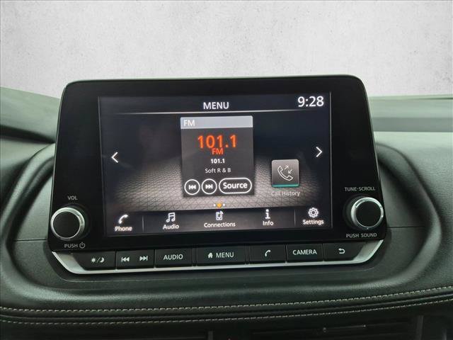 Used 2024 Nissan Rogue S FWD image 17