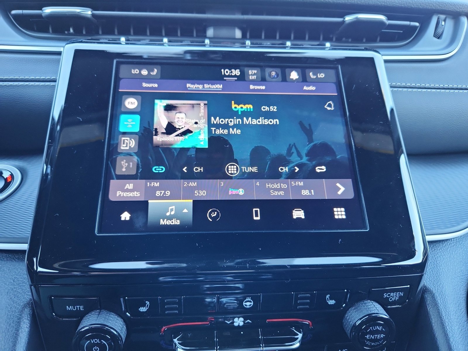 New 2025 Jeep Grand Cherokee Altitude image 28