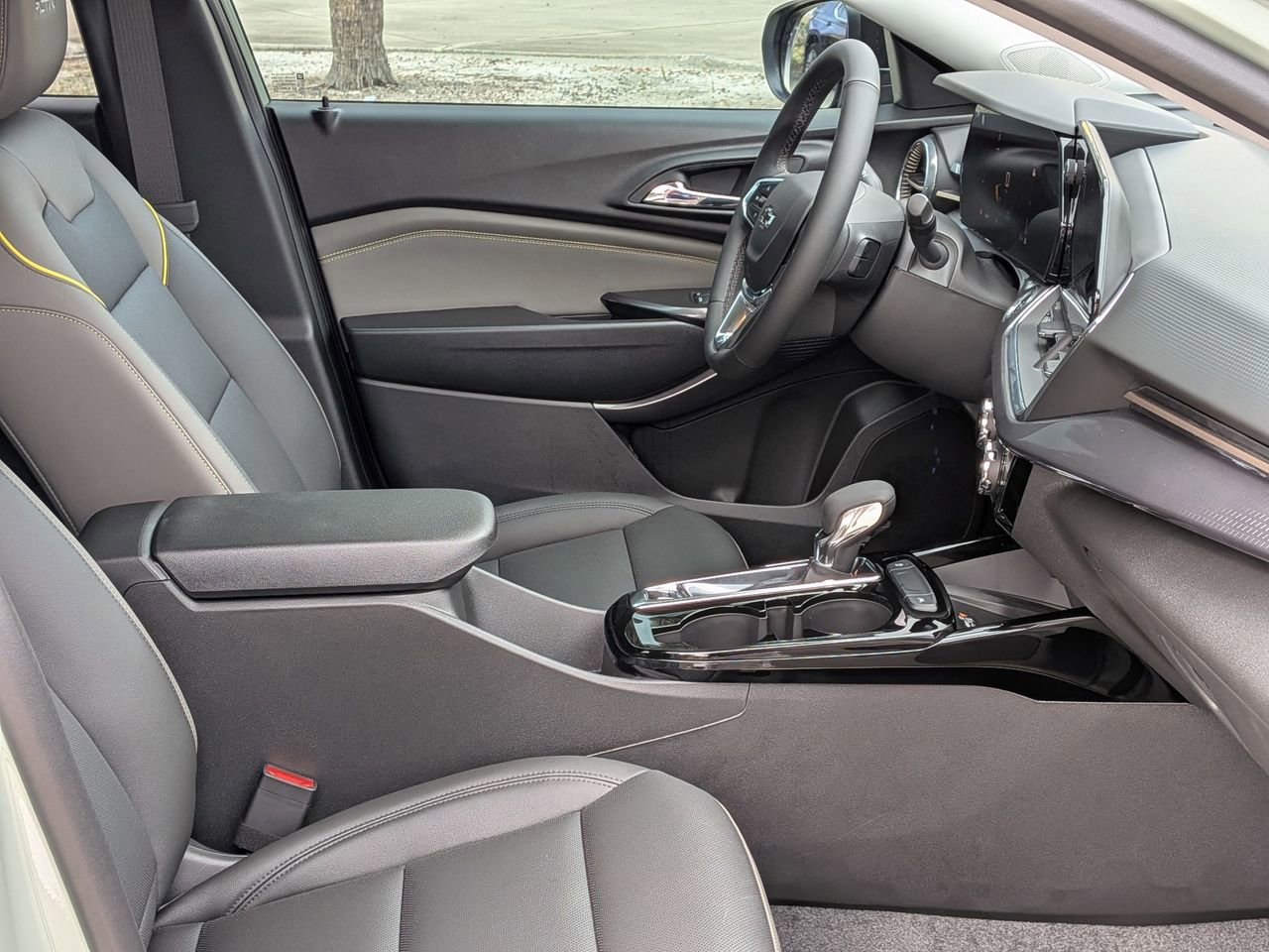 New 2026 Chevrolet Trax ACTIV w/ Sunroof Package image 24