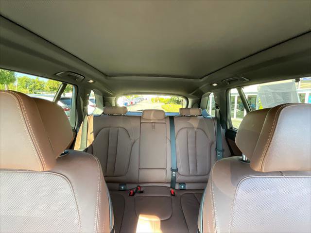 Used 2020 BMW X5 M50i w/ Executive Package image 9