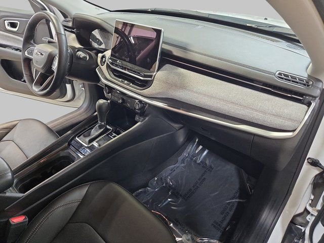 Used 2022 Jeep Compass Latitude image 12