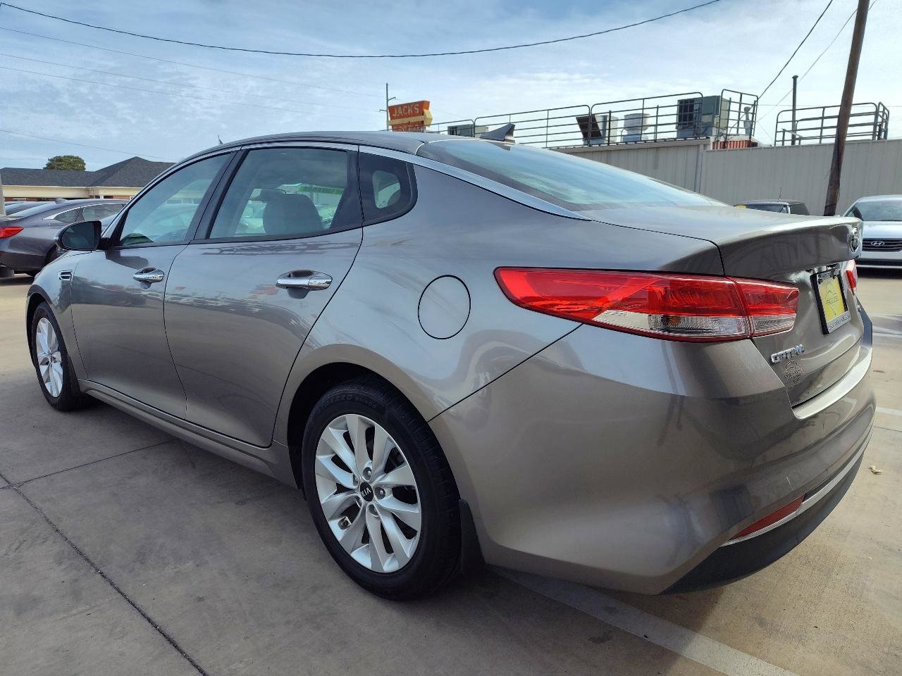Used 2018 Kia Optima EX FWD image 6