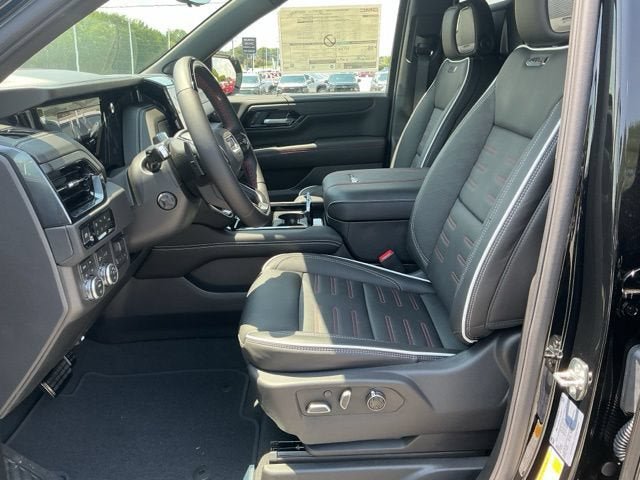 New 2026 GMC Yukon AT4 Ultimate AWD/4WD image 2