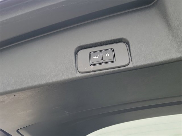 Used 2025 Nissan Rogue SL image 9