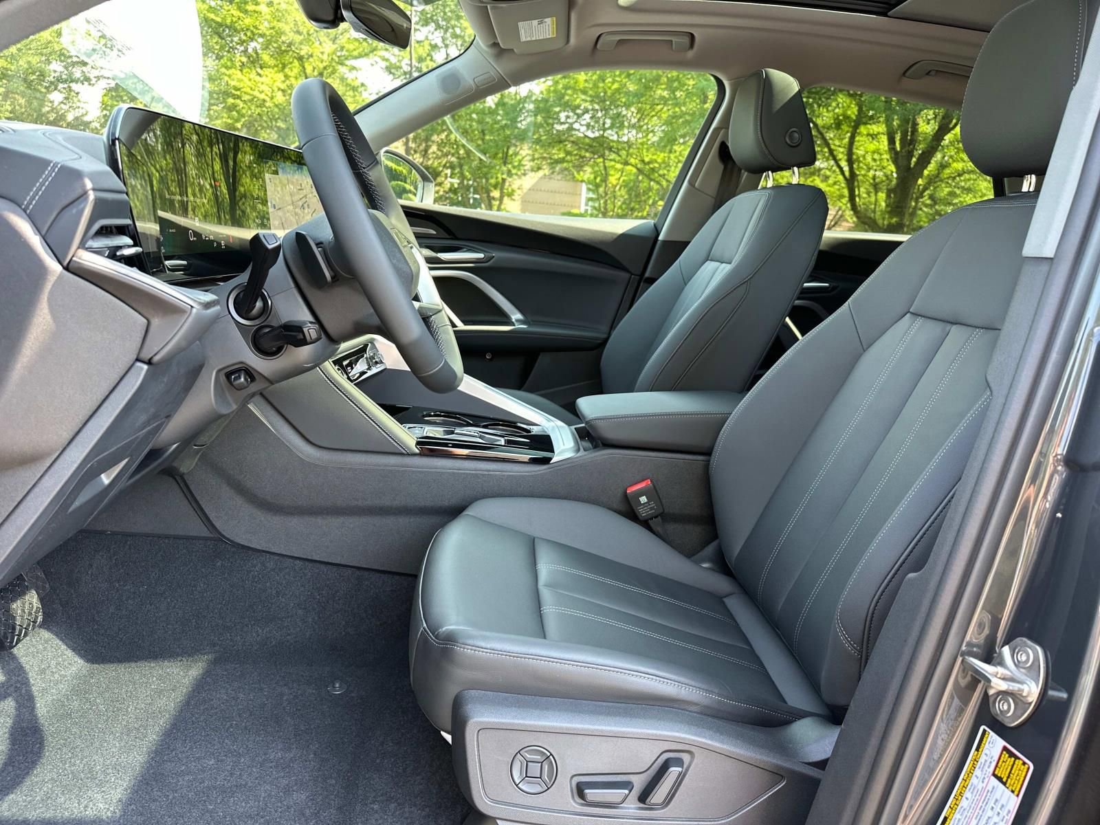 New 2025 Audi Q5 Premium Plus w/ Premium Plus AWD/4WD image 24