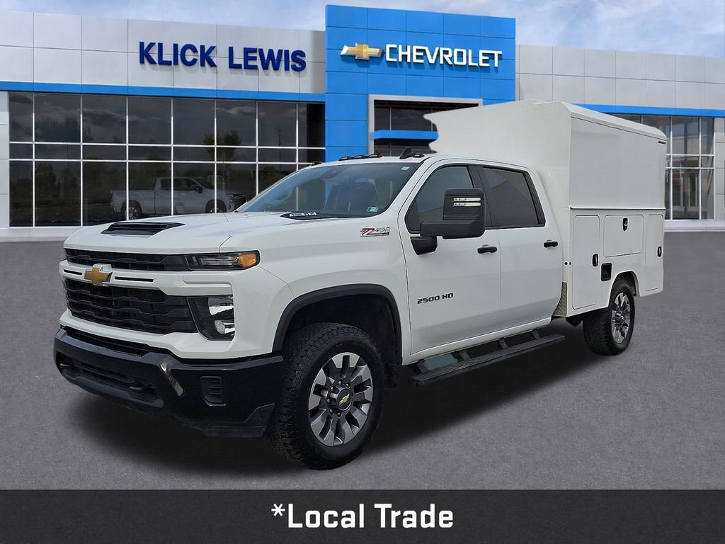 Used 2024 Chevrolet Silverado 2500 Custom w/ Custom Value Package image 3