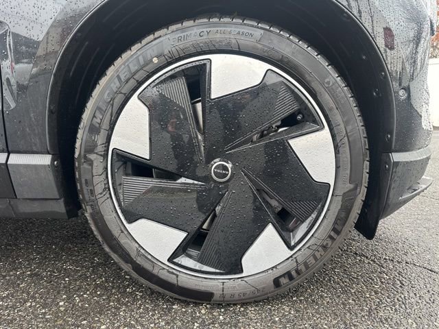 New 2026 Volvo EX30 Ultra w/ Climate Package image 9