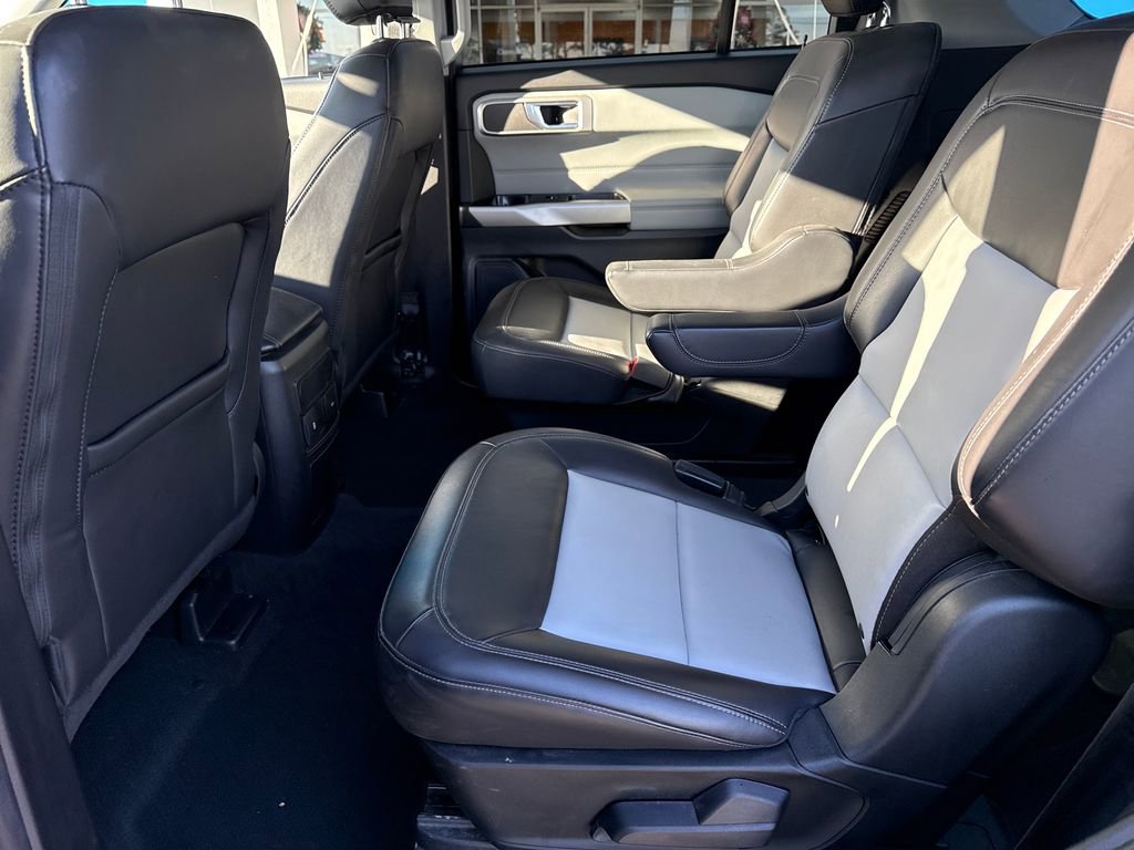 Used 2022 Ford Explorer XLT w/ Equipment Group 202A image 29