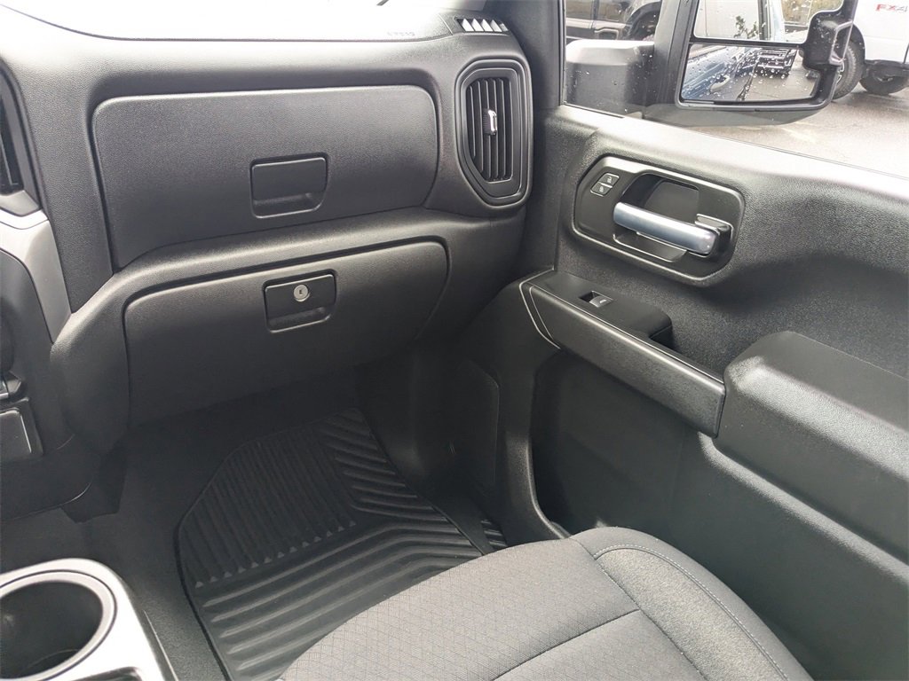 Used 2025 Chevrolet Silverado 2500 Custom w/ Custom Value Package image 17