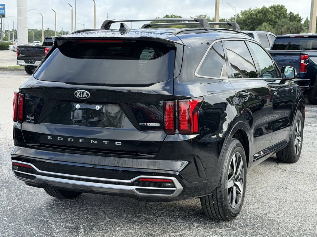 Used 2021 Kia Sorento EX FWD image 4