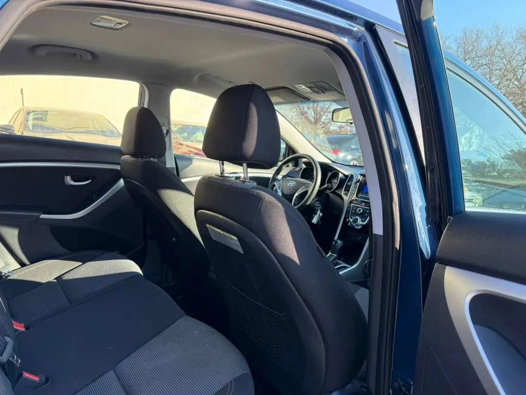 Used 2016 Hyundai Elantra GT image 16