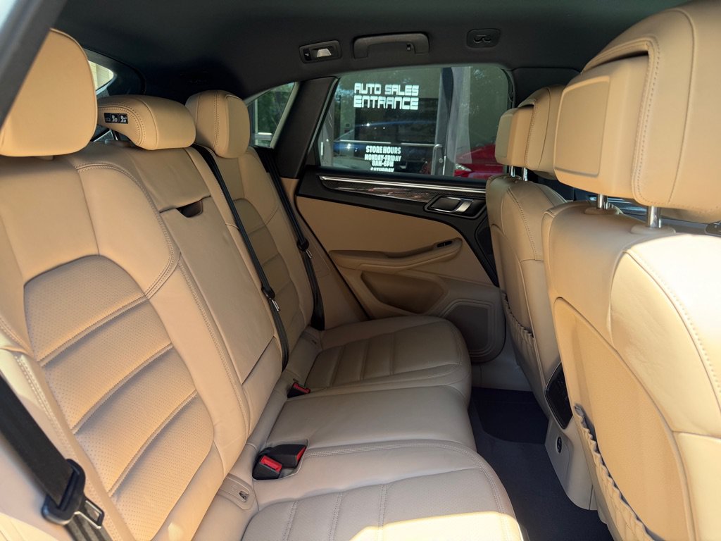 Used 2021 Porsche Macan S AWD/4WD image 92