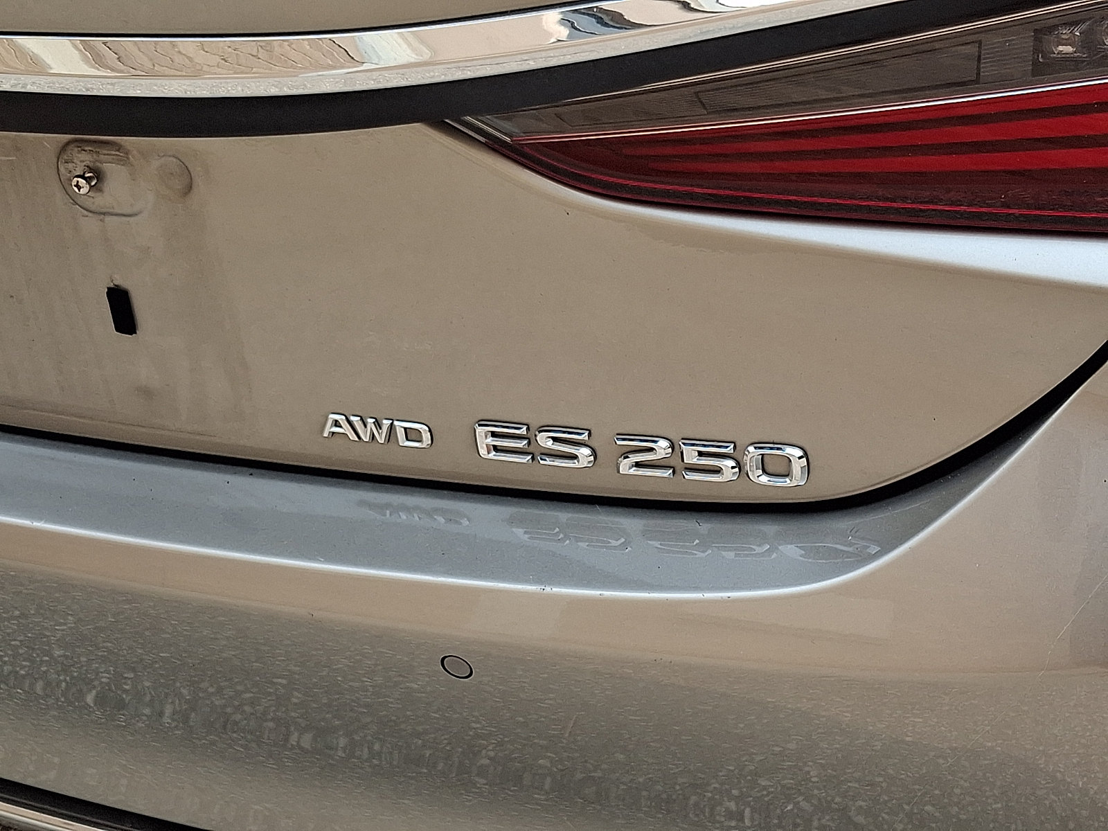 Certified 2021 Lexus ES 250 w/ Premium Package AWD/4WD image 4