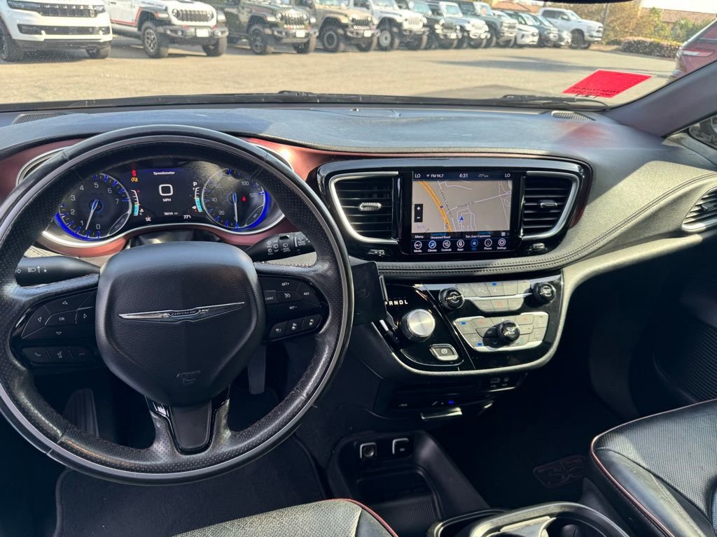 Used 2020 Chrysler Pacifica Limited image 9