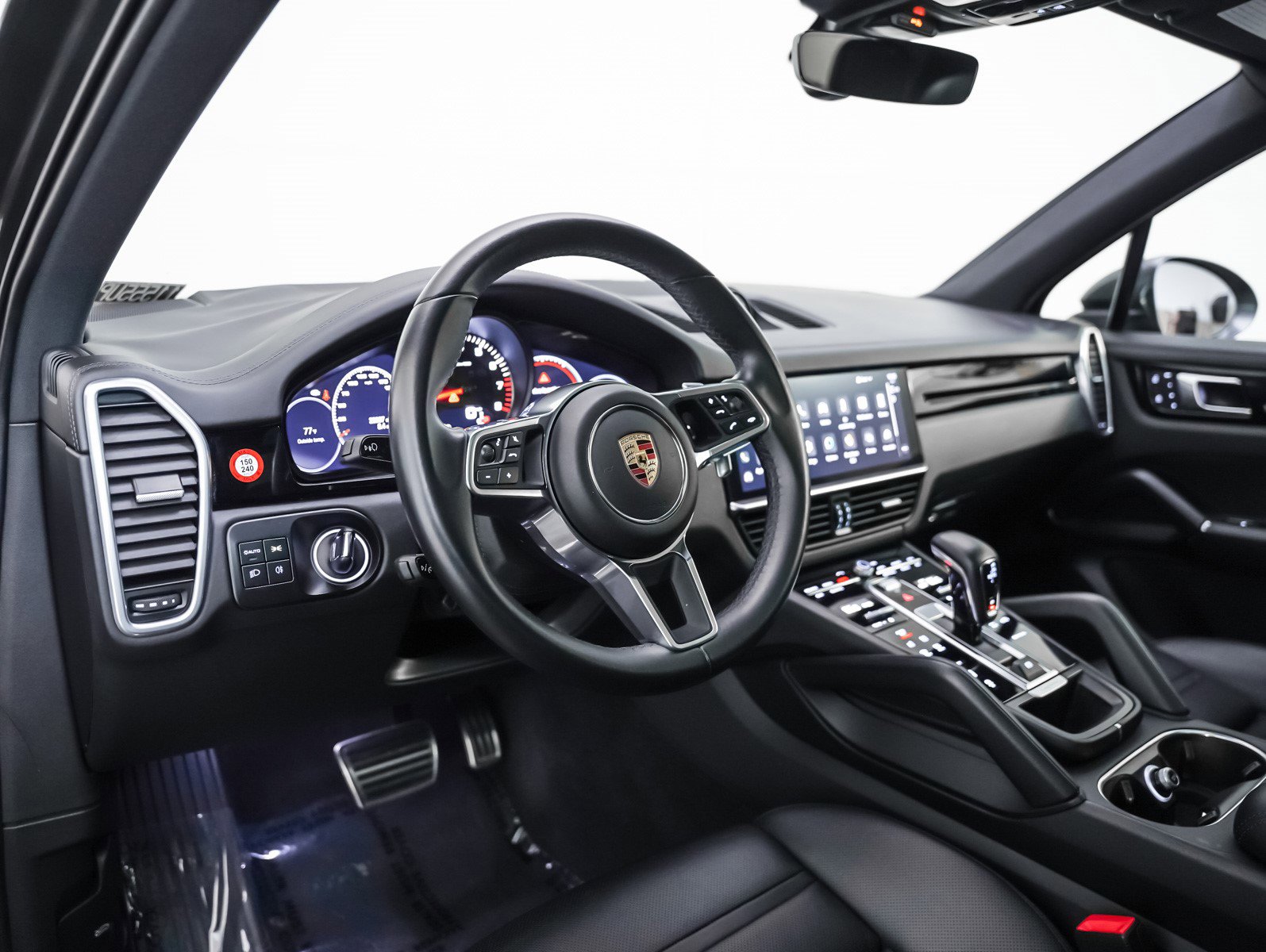 Used 2023 Porsche Cayenne S w/ Premium Package image 4