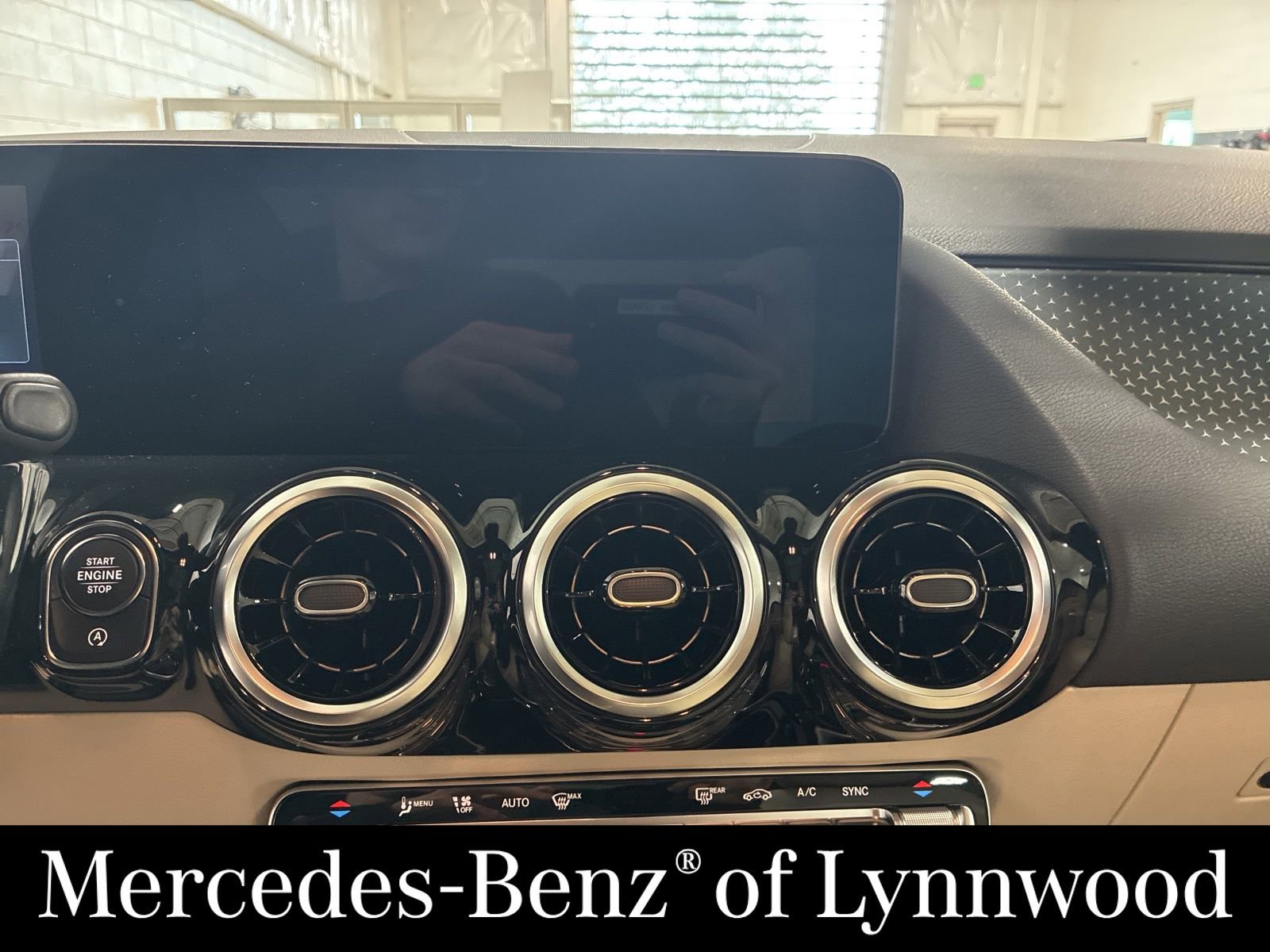 New 2026 Mercedes-Benz GLA 250 4MATIC image 9
