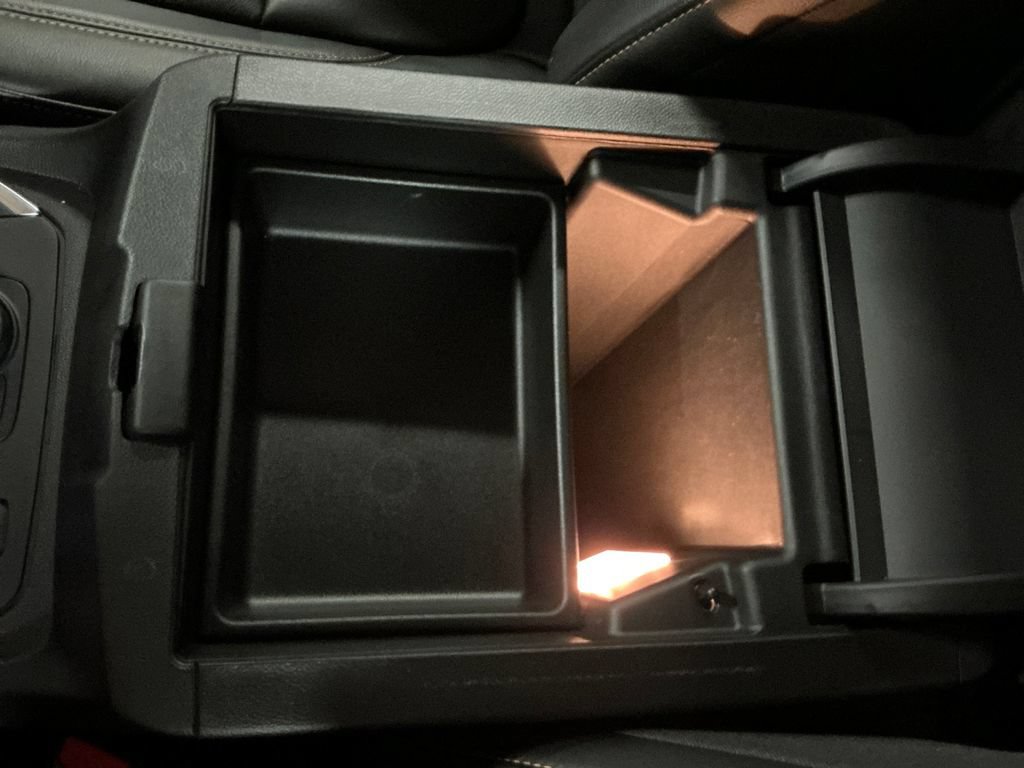 Used 2019 Chevrolet Traverse LT FWD image 27