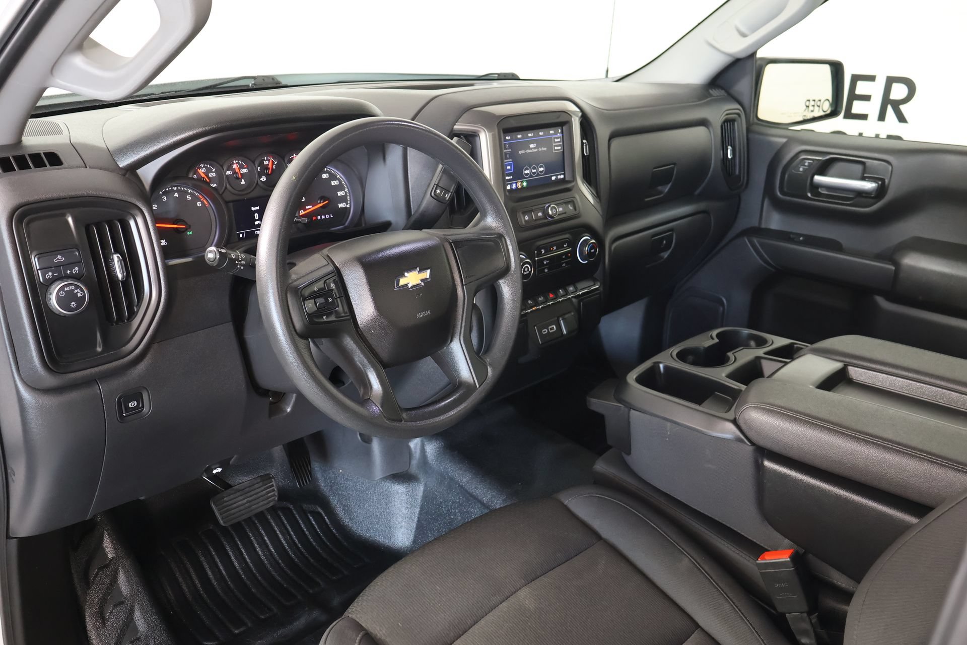 Used 2025 Chevrolet Silverado 1500 W/T RWD image 2