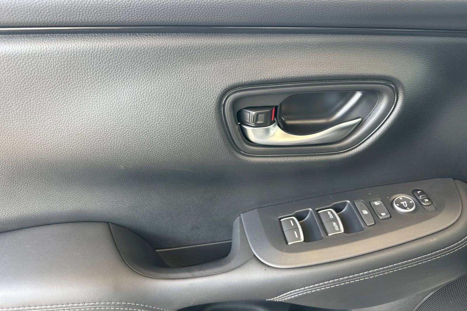 New 2026 Honda HR-V EX-L image 11