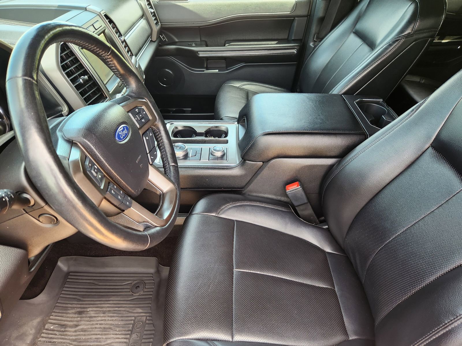 Used 2020 Ford Expedition Max XLT w/ Equipment Group 202A AWD/4WD image 16