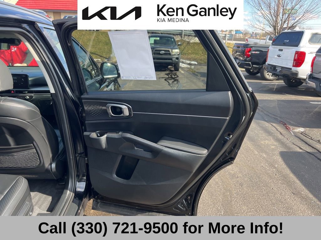 Certified 2025 Kia Sorento S w/ Panoramic Sunroof Package image 56