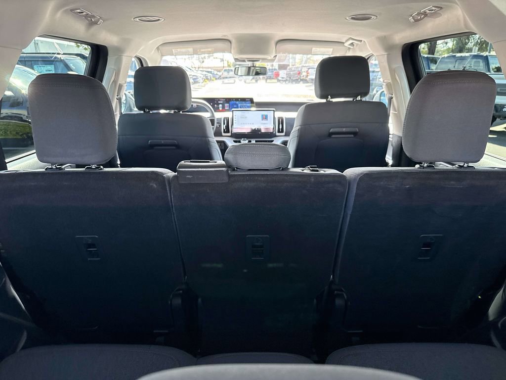 Certified 2025 Ford Expedition Active image 9