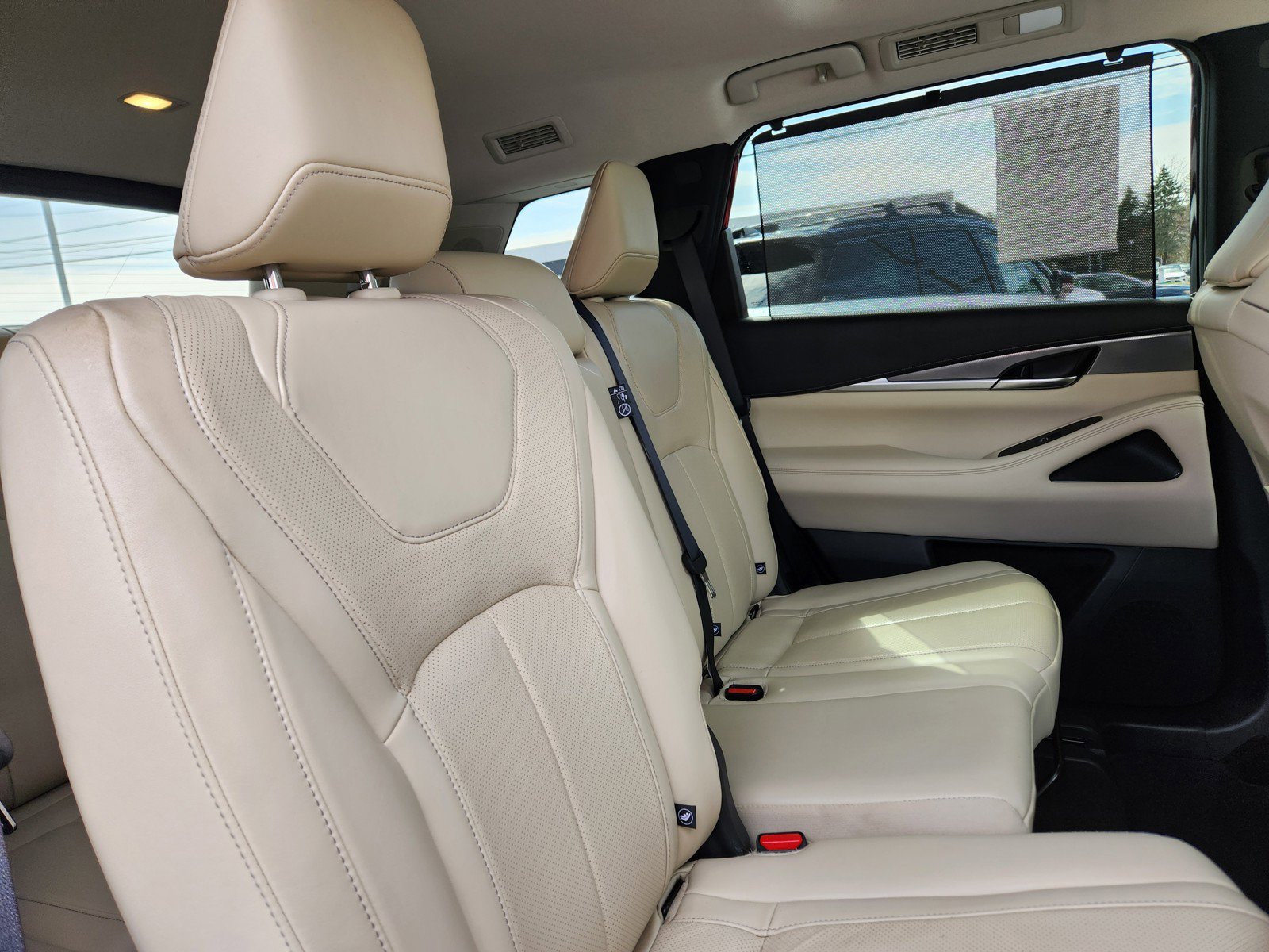 Used 2023 INFINITI QX60 Luxe image 16